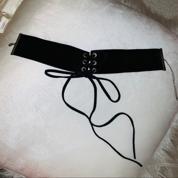 Velvet Lace Up Choker - Picture 2 of 7